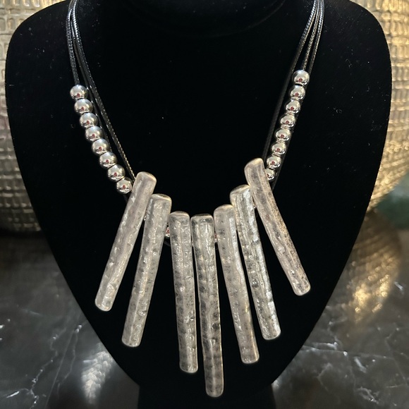 Jewelry - New hammered costume spiked necklace